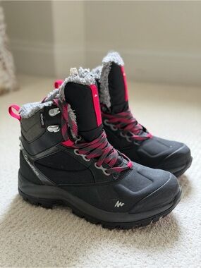 Quechua Women's Black Winter Boots with Pink Trim